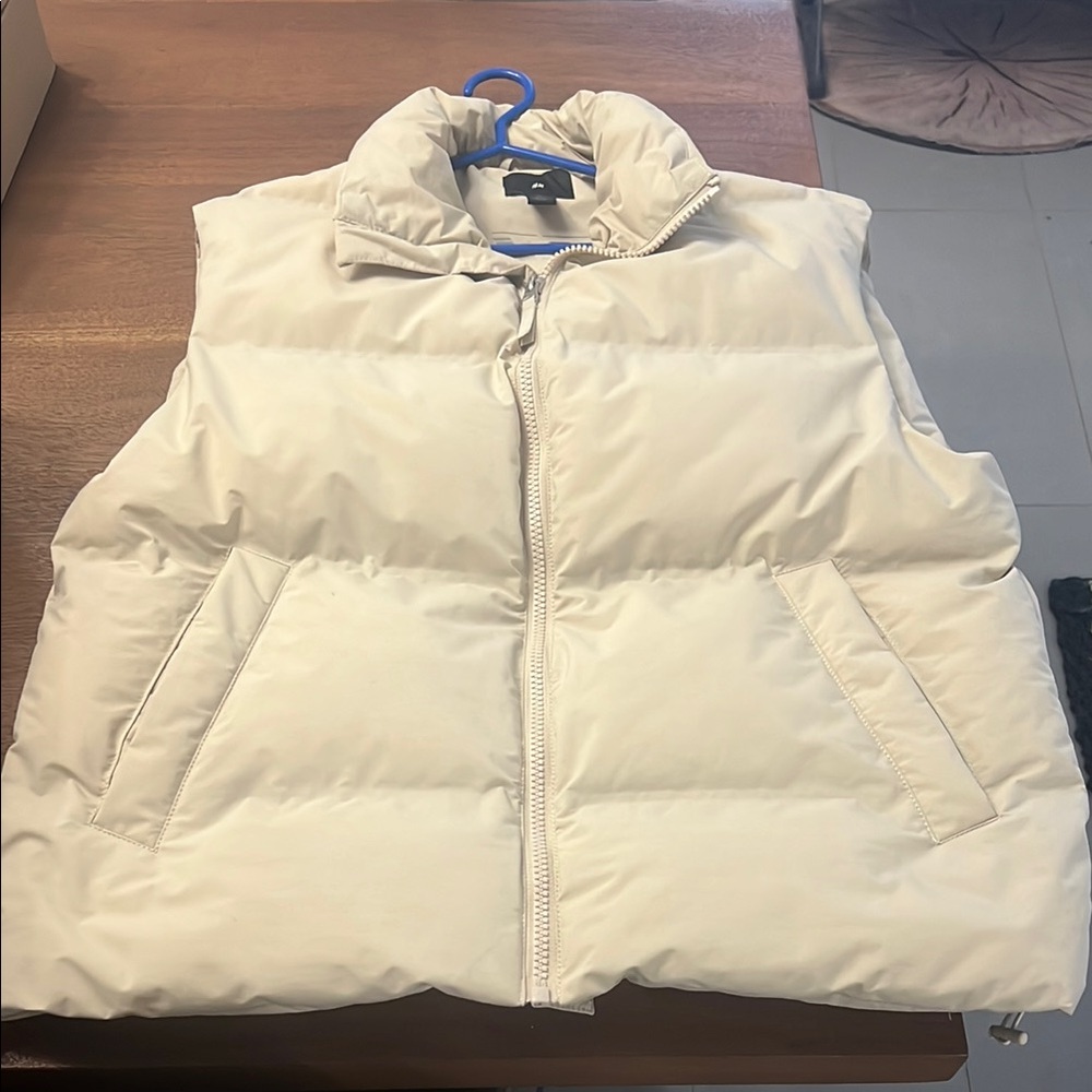 H&M Cream Quilted Vest with Insulating Design